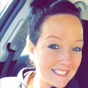 Meet your Posher, Lacey